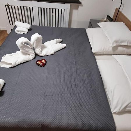 Studio Apartment Naehe S-Bahn Inklusive Parkplatz Oberesslingen 외부 사진